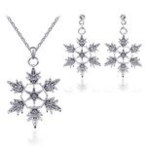 Snowflake Pendant Necklace